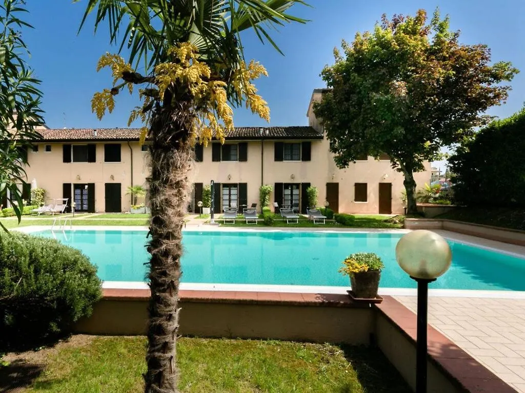 Semesterbostad Casa Vecchio Mulino 1 Villa Peschiera del Garda Italien